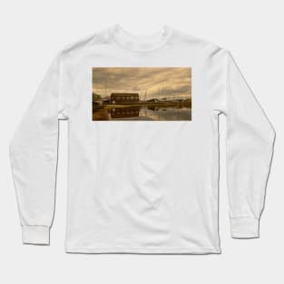 Tollesbury Harbour Boat Shed Long Sleeve T-Shirt